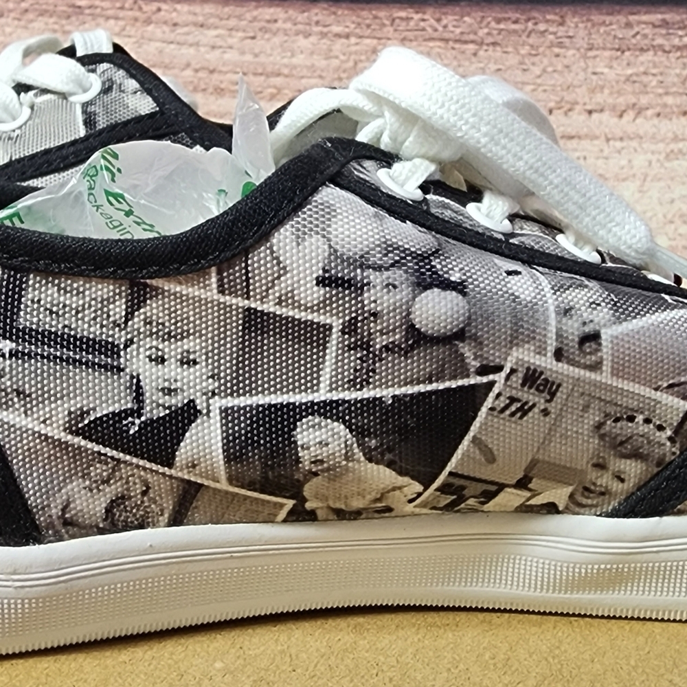 I Love Lucy Sneakers - Size 9 - Picture 5 of 12
